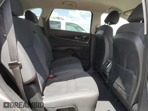 2018 Kia Sorento LX with VIN 5XYPG4A56JG350014, listed as a Copart auction lot 55232835 with 184,875 mi miles and Clean Title. Bid and sale history available at DreamBid. Image 11.