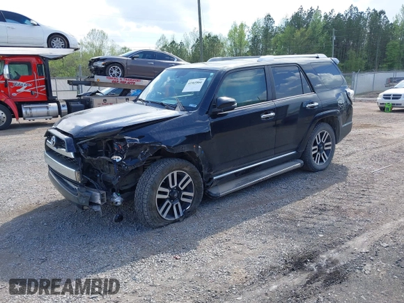 2018 Toyota 4Runner SR5 z VIN JTEBU5JR9J5567945, wystawiony jako IAAI lot #41965866 z przebiegiem 67 821 mil mil oraz . Historia ofert i sprzedaży dostępna na DreamBid. Obrazek 17.