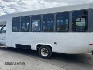 2005 Ford Econoline Cargo z VIN 1FDXE45S15HA86103, wystawiony jako Copart lot #57463555 z przebiegiem 41 714 mil mil oraz Czysty tytuł • Clean title. Historia ofert i sprzedaży dostępna na DreamBid. Obrazek 3.