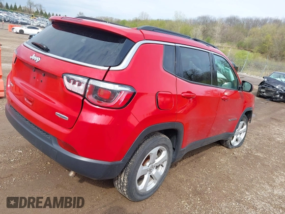 2019 Jeep Compass Latitude z VIN 3C4NJDBB6KT849953, wystawiony jako IAAI lot #42127184 z przebiegiem 47 361 mil mil oraz . Historia ofert i sprzedaży dostępna na DreamBid. Obrazek 4.