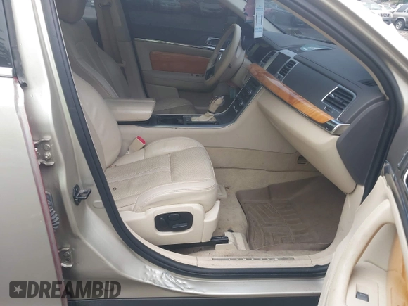 2010 Lincoln MKS с VIN 1LNHL9DRXAG614758, выставлен на аукционе IAAI как лот 42326402 с пробегом 141 602 миль миль и . История ставок и продаж доступна на DreamBid. Изображение 5.