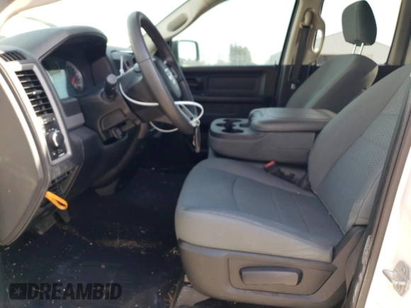 2018 Ram 1500 Tradesman z VIN 1C6RR7FM0JS303390, wystawiony jako Copart lot #78430274 z przebiegiem 180 505 mil mil oraz Czysty tytuł • Clean title. Historia ofert i sprzedaży dostępna na DreamBid. Obrazek 7.