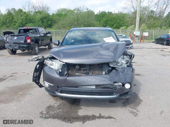 2011 Toyota Highlander Limited with VIN 5TDYK3EH8BS043420, listed as a IAAI auction lot 41936665 with 205,590 mi miles. Bid and sale history available at carsss.com. Image 12.