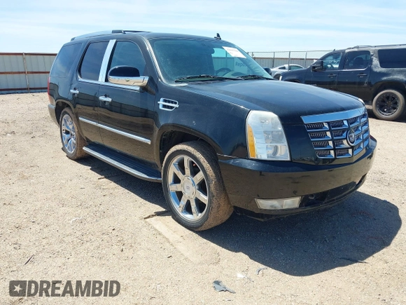 2008 Cadillac Escalade z VIN 1GYEC63858R217384, wystawiony jako IAAI lot #42045588 z przebiegiem 139 578 mil mil oraz . Historia ofert i sprzedaży dostępna na DreamBid. Obrazek 1.