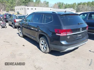 2018 Volkswagen Atlas SE with VIN 1V2DP2CA9JC599623, listed as a IAAI auction lot 42065906 with Not provided miles and . Bid and sale history available at DreamBid. Image 3.