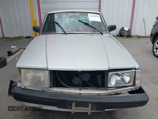 1990 Volvo 240 с VIN YV1AA8841L1418504, выставлен на аукционе IAAI как лот 42110540 с пробегом 216 447 миль миль и . История ставок и продаж доступна на DreamBid. Изображение 12.