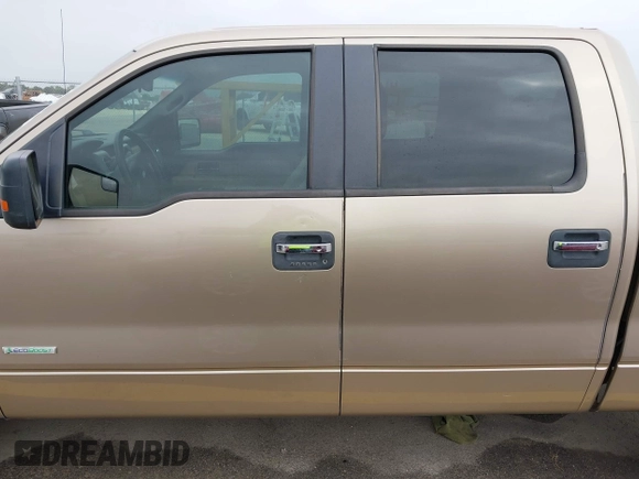 2011 Ford F-150 XLT with VIN 1FTFW1ET6BFB23190, listed as a IAAI auction lot 41862465 with 271,532 mi miles. Bid and sale history available at carsss.com. Image 14.