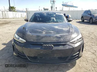 2023 Audi e-tron GT Premium Plus z VIN WAUCJBFW0P7001245, wystawiony jako Copart lot #46142435 z przebiegiem 8 352 mil mil oraz Szkoda całkowita • Salvage title. Historia ofert i sprzedaży dostępna na DreamBid. Obrazek 5.