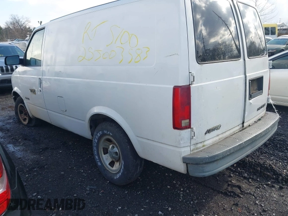 2002 Chevrolet Astro Cargo with VIN 1GCDM19X52B148289, listed as a IAAI auction lot 41975772 with Not Provided miles. Bid and sale history available at carsss.com. Image 3.