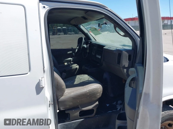 2004 Chevrolet Express Cargo Van with VIN 1GCGG25V441118708, listed as a IAAI auction lot 42144915 with 327,928 mi miles. Bid and sale history available at carsss.com. Image 5.