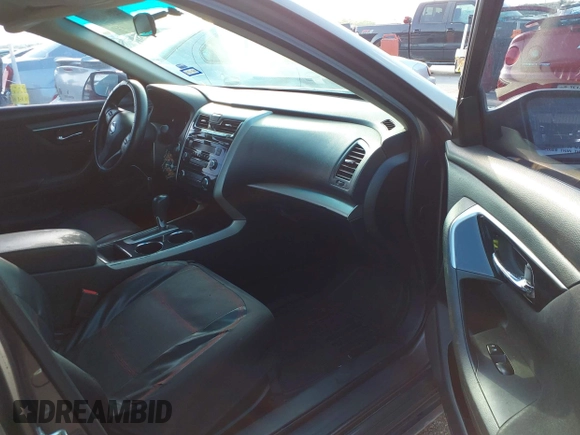 2014 Nissan Altima SV with VIN 1N4AL3AP0EC131305, listed as a IAAI auction lot 42004966 with 213,947 mi miles and . Bid and sale history available at carsss.com. Image 5.
