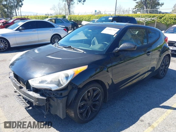 2013 Hyundai Veloster w/Black Int z VIN KMHTC6AD7DU173310, wystawiony jako IAAI lot #41881799 z przebiegiem 147 034 mil mil oraz . Historia ofert i sprzedaży dostępna na DreamBid. Obrazek 18.