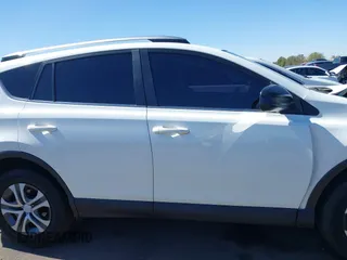 2017 Toyota RAV4 LE z VIN JTMZFREV7HJ143595, wystawiony jako IAAI lot #41626422 z przebiegiem 78 236 mil mil oraz . Historia ofert i sprzedaży dostępna na DreamBid. Obrazek 14.