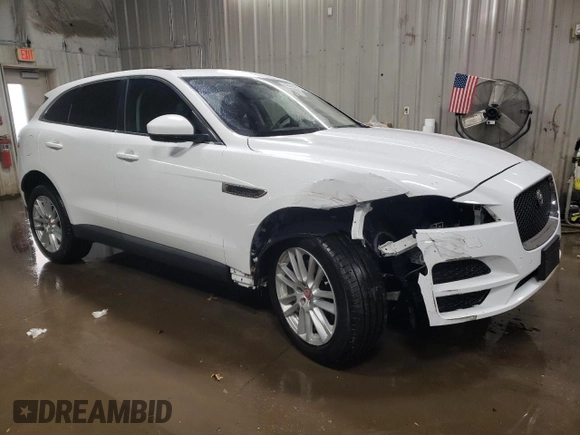 2017 Jaguar F-Pace 35t Prestige with VIN SADCK2BV6HA899484, listed as a Copart auction lot 42520425 with 34,422 mi miles and Salvage Title. Bid and sale history available at DreamBid. Image 4.