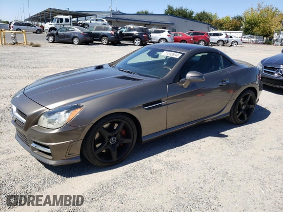 2013 Mercedes-Benz SLK 350 с VIN WDDPK5HA8DF055047, выставлен на аукционе Copart как лот 71205934 с пробегом 69 064 миль миль и Чистый • Clean title. История ставок и продаж доступна на DreamBid. Изображение 1.