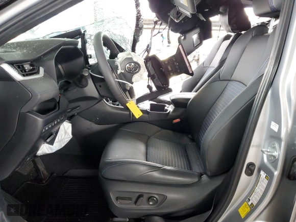 2023 Toyota RAV4 Hybrid XSE z VIN 4T3E6RFV2PU122716, wystawiony jako Copart lot #51009615 z przebiegiem 28 643 mil mil oraz Nie do naprawy • Non repairable. Historia ofert i sprzedaży dostępna na DreamBid. Obrazek 7.