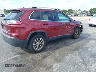 2019 Jeep Cherokee Latitude Plus with VIN 1C4PJLLB2KD331586, listed as a IAAI auction lot 41913175 with 92,563 mi miles. Bid and sale history available at carsss.com. Image 4.