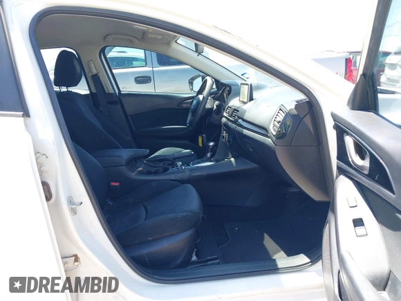2015 Mazda 3 i Sport z VIN 3MZBM1U7XFM162683, wystawiony jako IAAI lot #39303837 z przebiegiem 137 959 mil mil oraz . Historia ofert i sprzedaży dostępna na DreamBid. Obrazek 5.