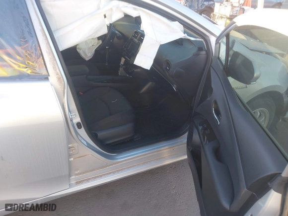 2019 Toyota Prius L Eco with VIN JTDKARFU3K3090363, listed as a IAAI auction lot 40858003 with 22,405 mi miles. Bid and sale history available at carsss.com. Image 5.