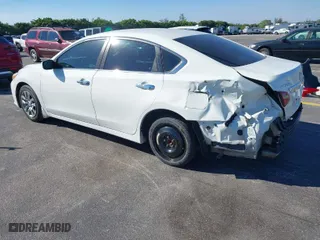 2018 Nissan Altima 2.5 SR with VIN 1N4AL3AP5JC140219, listed as a IAAI auction lot 41693558 with 132,919 mi miles. Bid and sale history available at carsss.com. Image 3.