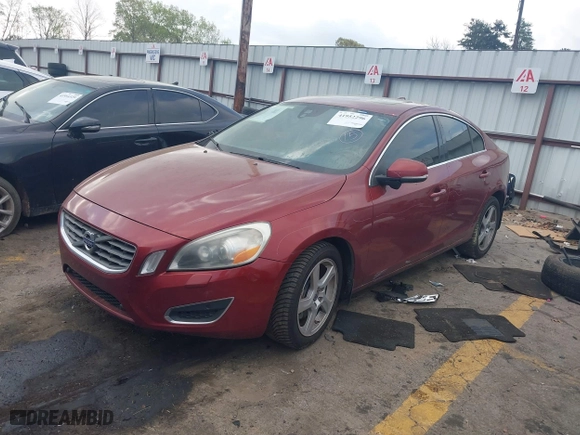 2013 Volvo S60 T5 Premier with VIN YV1612FSXD2208192, listed as a IAAI auction lot 41952296 with 197,095 mi miles. Bid and sale history available at carsss.com. Image 17.
