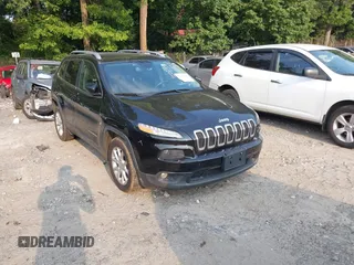 2017 Jeep Cherokee Latitude z VIN 1C4PJLCB9HD219392, wystawiony jako IAAI lot #42353046 z przebiegiem 186 500 mil mil oraz . Historia ofert i sprzedaży dostępna na DreamBid. Obrazek 1.