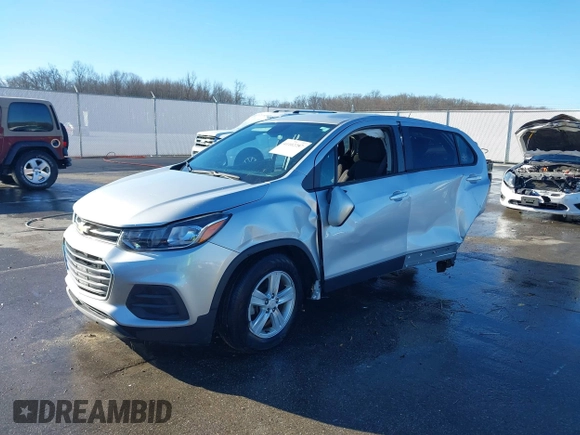2020 Chevrolet Trax LS with VIN KL7CJKSB4LB322134, listed as a IAAI auction lot 41102287 with 45,264 mi miles. Bid and sale history available at carsss.com. Image 2.