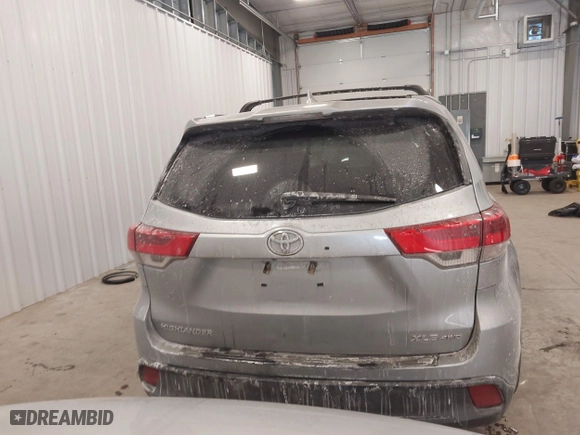 2019 Toyota Highlander SE with VIN 5TDJZRFHXKS578537, listed as a IAAI auction lot 41617419 with 127,877 mi miles. Bid and sale history available at carsss.com. Image 16.