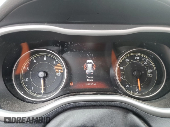 2017 Jeep Cherokee Limited with VIN 1C4PJLDB1HW517907, listed as a Copart auction lot 62121185 with 219,757 mi miles and Salvage title. Bid and sale history available at DreamBid. Image 9.