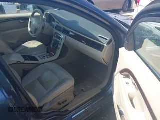 2007 Volvo S80 I6 with VIN YV1AS982X71032574, listed as a IAAI auction lot 41789687 with 241,226 mi miles. Bid and sale history available at carsss.com. Image 5.