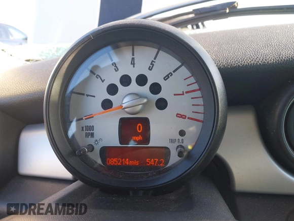 2013 MINI Hardtop with VIN WMWSU3C59DT686286, listed as a IAAI auction lot 41445969 with 85,214 mi miles and . Bid and sale history available at DreamBid. Image 7.