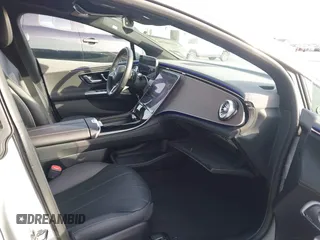 2024 Mercedes-Benz EQE 350+ z VIN W1KEG2BB8RF052083, wystawiony jako IAAI lot #41108790 z przebiegiem 4 765 mil mil oraz . Historia ofert i sprzedaży dostępna na DreamBid. Obrazek 5.
