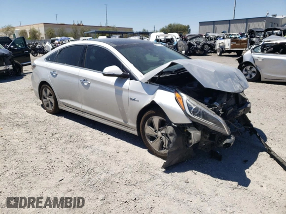 2017 Hyundai Sonata Hybrid Limited with VIN KMHE34L16HA051108, listed as a Copart auction lot 63141923 with 152,407 mi miles. Bid and sale history available at carsss.com. Image 4.
