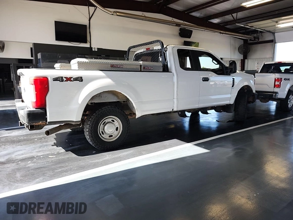2018 Ford F-250 XL z VIN 1FT7X2B64JEB43318, wystawiony jako IAAI lot #42879295 z przebiegiem 215 145 mil mil oraz . Historia ofert i sprzedaży dostępna na DreamBid. Obrazek 4.