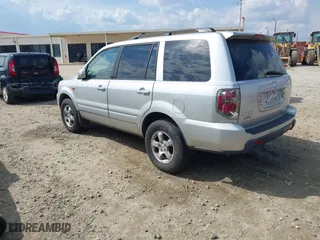 2008 Honda Pilot SE with VIN 5FNYF28398B020868, listed as a IAAI auction lot 41789338 with 286,261 mi miles. Bid and sale history available at carsss.com. Image 3.
