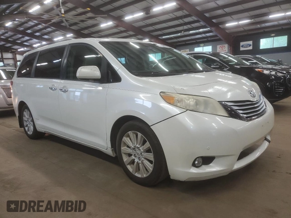2012 Toyota Sienna XLE z VIN 5TDDK3DC0CS039531, wystawiony jako Copart lot #55458635 z przebiegiem 211 851 mil mil oraz Czysty tytuł • Clean title. Historia ofert i sprzedaży dostępna na DreamBid. Obrazek 4.