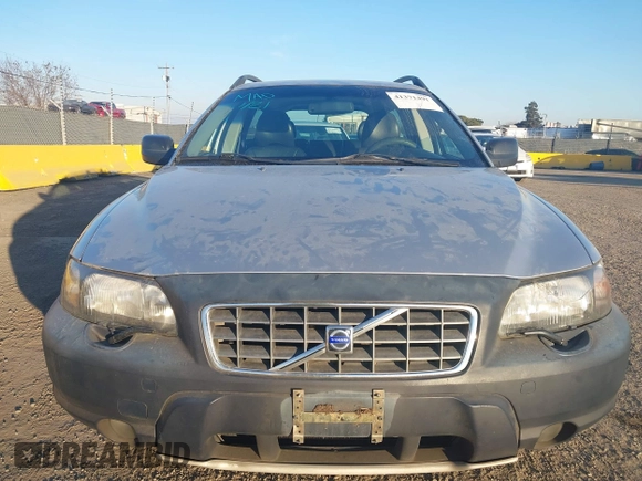 2001 Volvo V70 with VIN YV1SZ58DX11023987, listed as a IAAI auction lot 41371491 with 261,340 mi miles and . Bid and sale history available at DreamBid. Image 12.