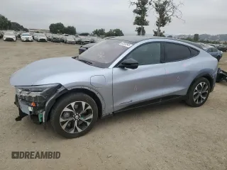 2022 Ford Mustang Mach-E Premium с VIN 3FMTK3SU8NMA43722, выставлен на аукционе Copart как лот 62332945 с пробегом 13 559 миль миль и Списание • Salvage title. История ставок и продаж доступна на DreamBid. Изображение 1.