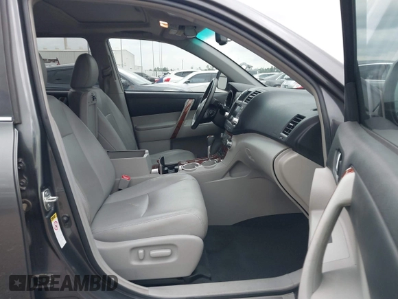2012 Toyota Highlander Limited with VIN 5TDYK3EH8CS078315, listed as a IAAI auction lot 42168451 with 104,133 mi miles and . Bid and sale history available at DreamBid. Image 5.