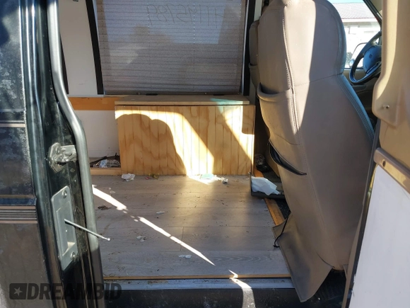 2001 Ford Econoline Cargo Recreational with VIN 1FDPE24L31HA24341, listed as a IAAI auction lot 41195789 with 158,935 mi miles and . Bid and sale history available at DreamBid. Image 8.