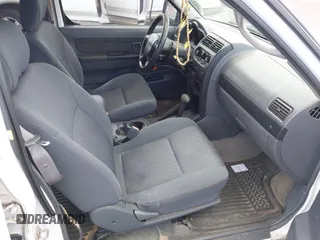 2004 Nissan Frontier XE z VIN 1N6ED29X54C475425, wystawiony jako IAAI lot #42292779 z przebiegiem 156 000 mil mil oraz . Historia ofert i sprzedaży dostępna na DreamBid. Obrazek 5.