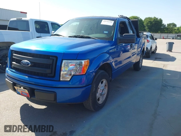 2014 Ford F-150 XL with VIN 1FTEX1CM7EFC70627, listed as a IAAI auction lot 41976216 with 31,676 mi miles. Bid and sale history available at carsss.com. Image 18.