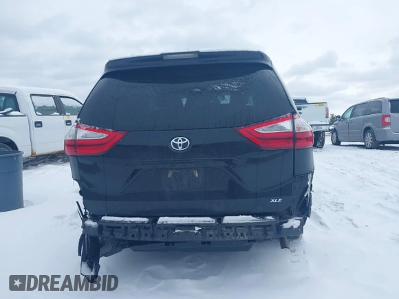 2019 Toyota Sienna XLE Auto Access Seat with VIN 5TDYZ3DC5KS967976, listed as a IAAI auction lot 41623525 with 83,527 mi miles. Bid and sale history available at carsss.com. Image 17.