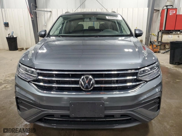 2022 Volkswagen Tiguan S with VIN 3VV0B7AX3NM116958, listed as a Copart auction lot 83080384 with 26,828 mi miles and Salvage Title. Bid and sale history available at carsss.com. Image 5.