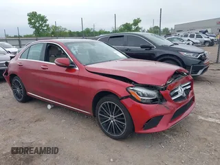2019 Mercedes-Benz C 300 z VIN 55SWF8EB9KU308188, wystawiony jako IAAI lot #42113042 z przebiegiem 60 529 mil mil oraz . Historia ofert i sprzedaży dostępna na DreamBid. Obrazek 1.