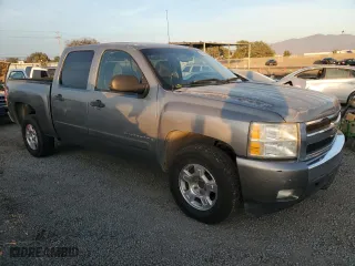 2007 Chevrolet Silverado 1500 LT w/1LT with VIN 2GCEC13C771574330, listed as a Copart auction lot 86451334 with 253,639 mi miles and Clean Title. Bid and sale history available at carsss.com. Image 4.