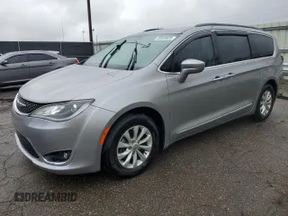 2017 Chrysler Pacifica Touring L with VIN 2C4RC1BG2HR552731, listed as a Copart auction lot 55069825 with 33,315 mi miles and Salvage Title. Bid and sale history available at DreamBid. Image 1.