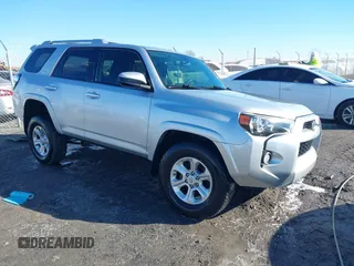 2018 Toyota 4Runner SR5 z VIN JTEBU5JR0J5534168, wystawiony jako IAAI lot #41388835 z przebiegiem 76 064 mil mil oraz . Historia ofert i sprzedaży dostępna na DreamBid. Obrazek 1.