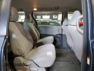 2017 Toyota Sienna L z VIN 5TDZZ3DC0HS867622, wystawiony jako Copart lot #57879455 z przebiegiem 193 749 mil mil oraz Czysty tytuł • Clean title. Historia ofert i sprzedaży dostępna na DreamBid. Obrazek 11.