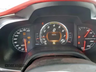 2014 Chevrolet Corvette Z51 3LT z VIN 1G1YM2D73E5131825, wystawiony jako Copart lot #58187765 z przebiegiem 89 861 mil mil oraz Szkoda całkowita • Salvage title. Historia ofert i sprzedaży dostępna na DreamBid. Obrazek 9.